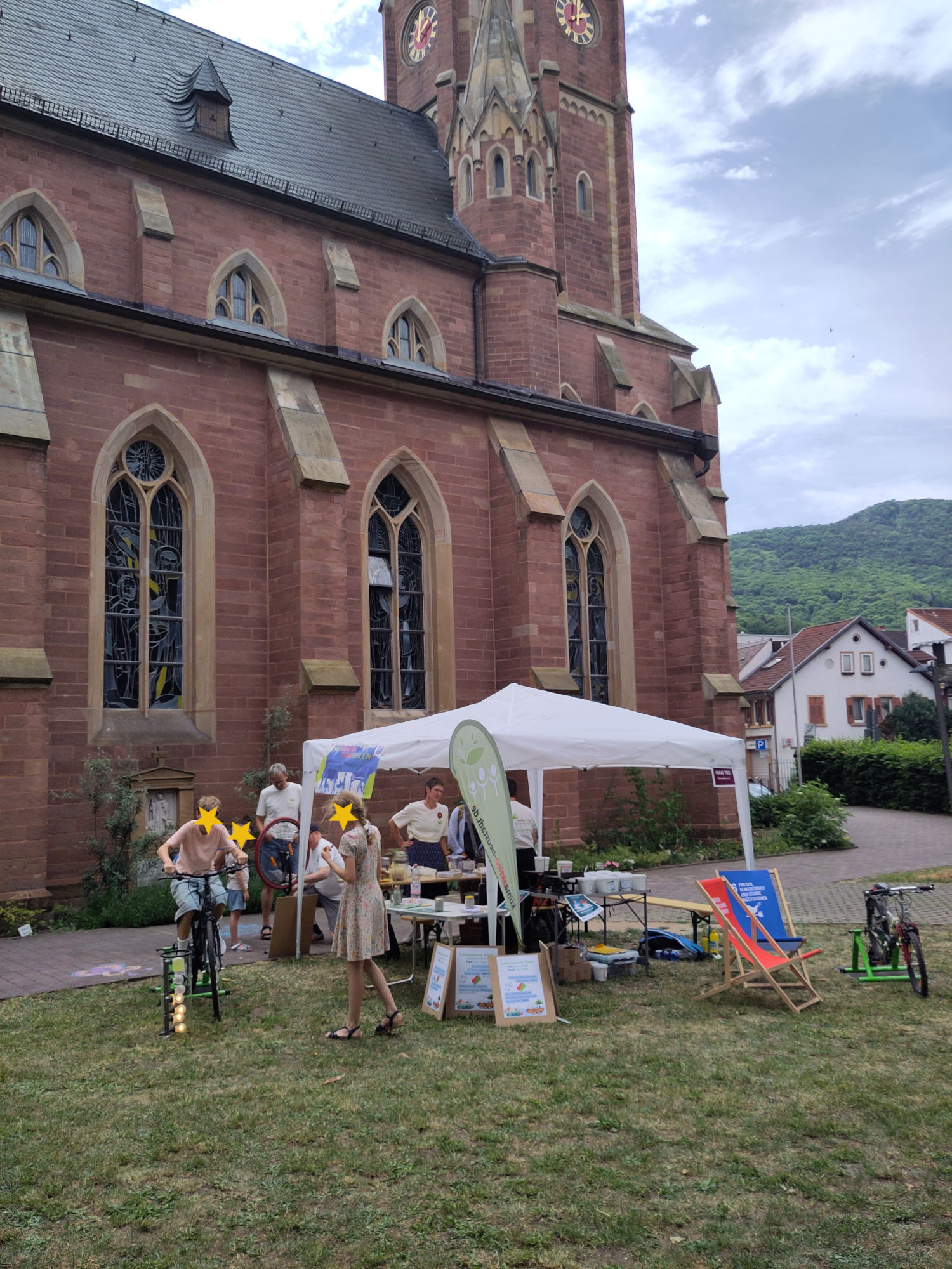 Pavillion vor der Marienkirche